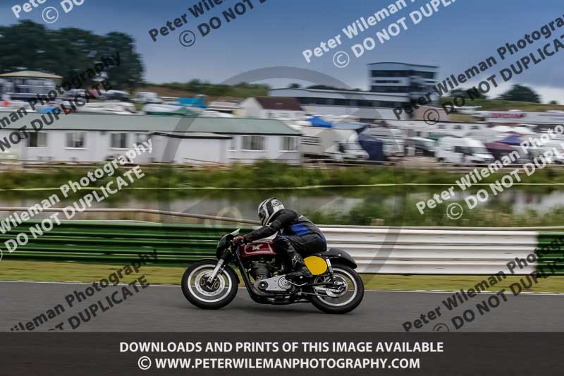 Vintage motorcycle club;eventdigitalimages;mallory park;mallory park trackday photographs;no limits trackdays;peter wileman photography;trackday digital images;trackday photos;vmcc festival 1000 bikes photographs